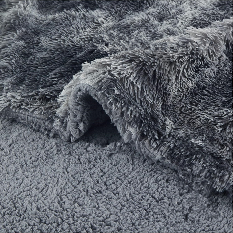 Long Plush Waterproof Dog Blanket