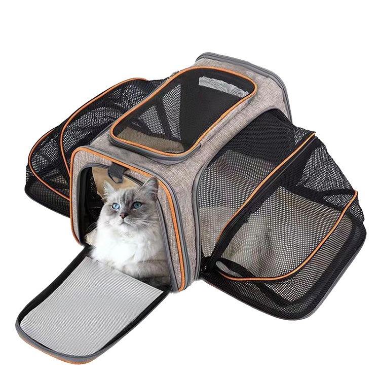 Double expanded pet carrier